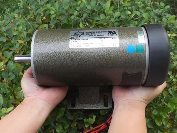 Large torque permanent magnet DC motor spindle / lathe / drilling machine motor running machine power accessories 1800W 180V dc 220v 200w1800rpm motor permanent magnet motor high power adjustable speed forward and reverse large torque