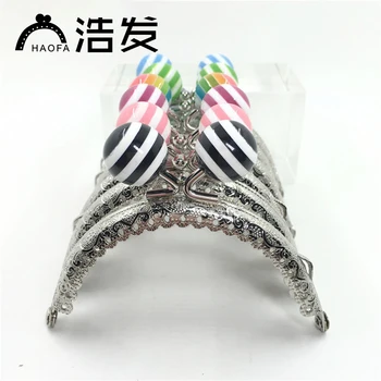 

Haofa 10PCS/LOT 8.5 cm stripe lollipop bead Metal Purse Frame semicircle embossed Silver lace Coin Purse Frames,Freeshipping