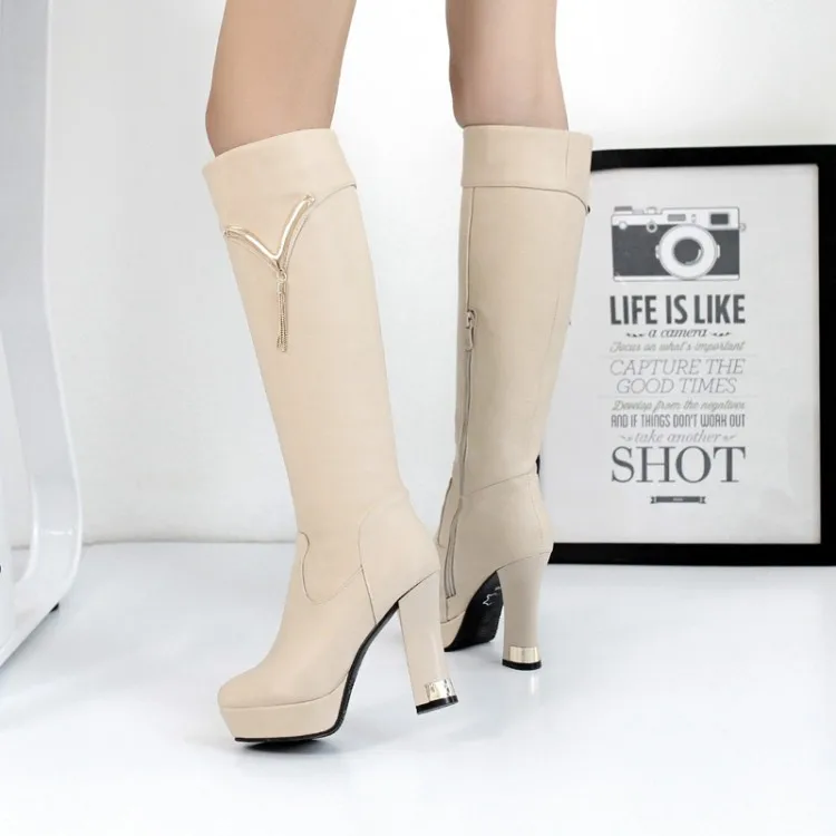 Новые осенние «рыцарские» сапоги больших размеров модные женские ботинки на высоком каблуке с белыми V-образными украшениями в виде молний по бокам