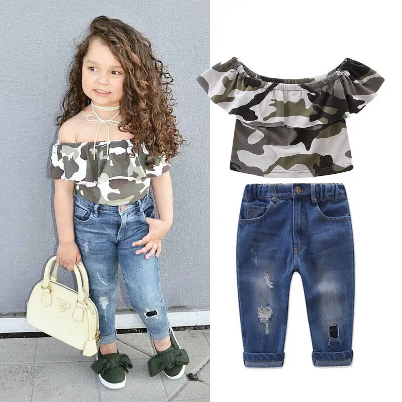 Новая мода для маленьких девочек, с открытыми плечами короткие камуфляжные Топы+ рваные джинсовые штаны, наряды, комплекты на лето Одежда От 1 до 7 лет