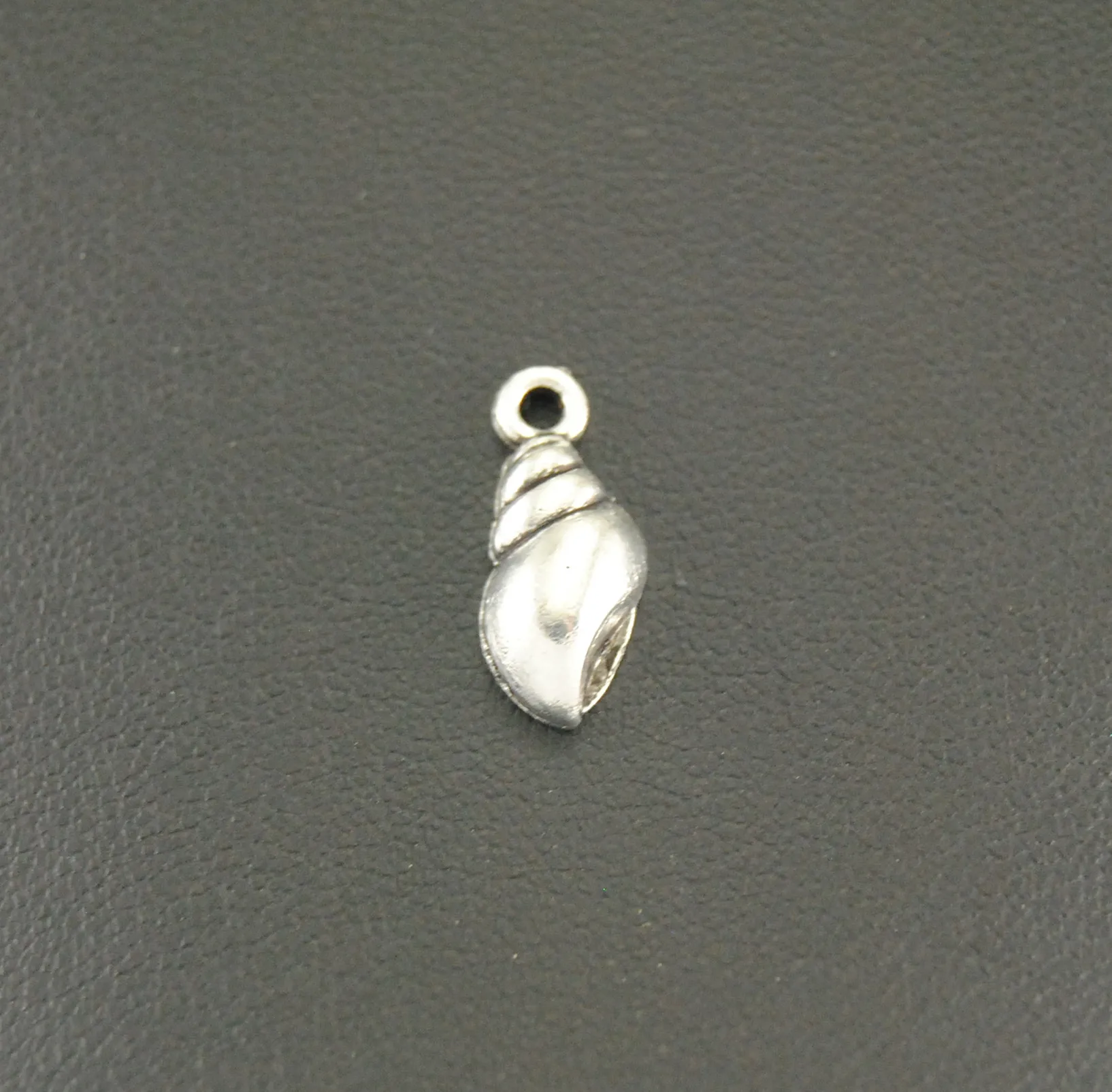 50 шт старинное серебро Sea Shell подвеска Подвески металлический браслет ожерелье ювилирные изделия фурнитура A675