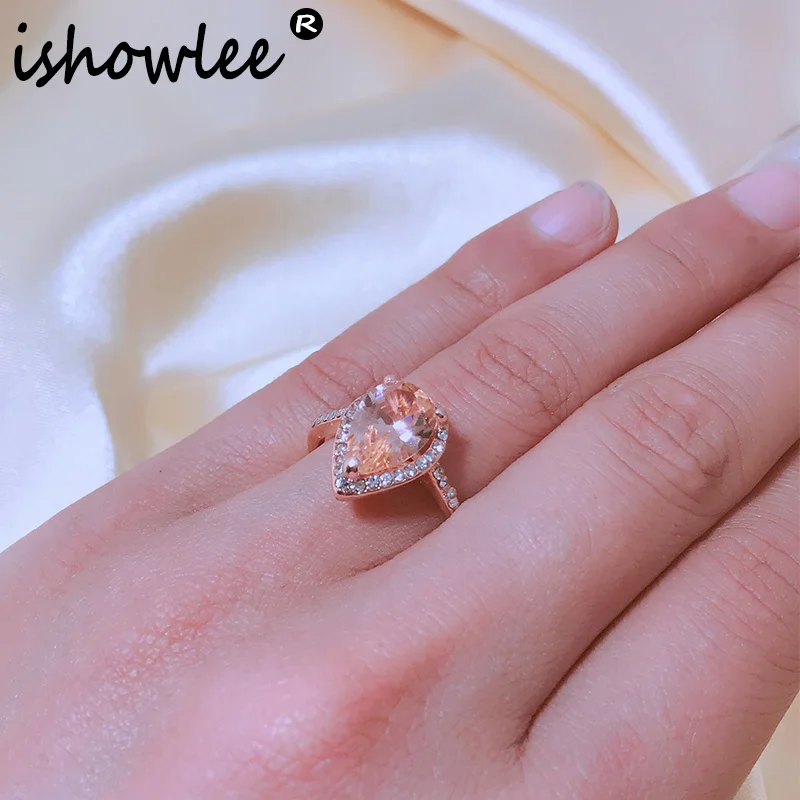 

ISHOWLEE 2019 Fashion Crystal Heart Rings Rose Gold 585 Pave Setting Alloy Rhinestones Wedding Rings for Women Jewelry jzb05