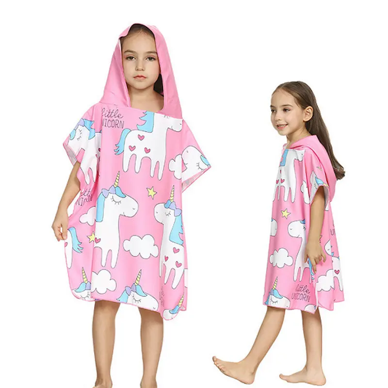 Billige Neue Nette Karton Kinder Mit Kapuze Mantel Strand Handtücher Tier Gedruckt Mikrofaser Absortbent Pool Schwimmen Dusche Bademantel für Junge Mädchen