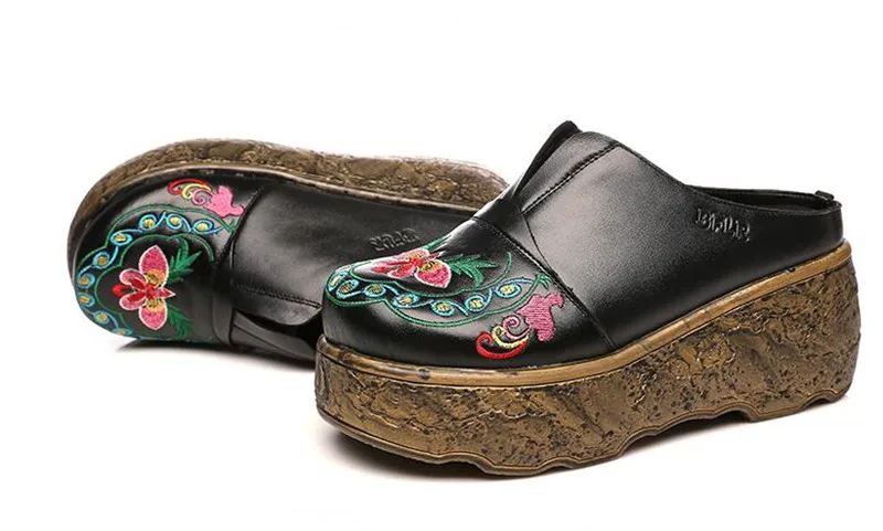Оригинальная обувь из натуральной кожи с вышивкой в стиле ретро; модные сандалии; коллекция года; летние женские босоножки на платформе; женские сандалии-шлепанцы