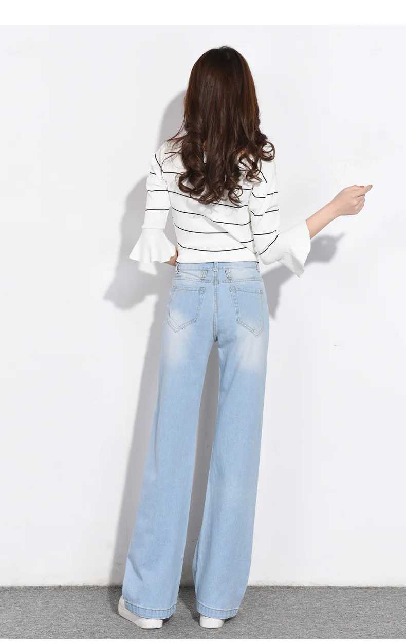 5699902555_763778556