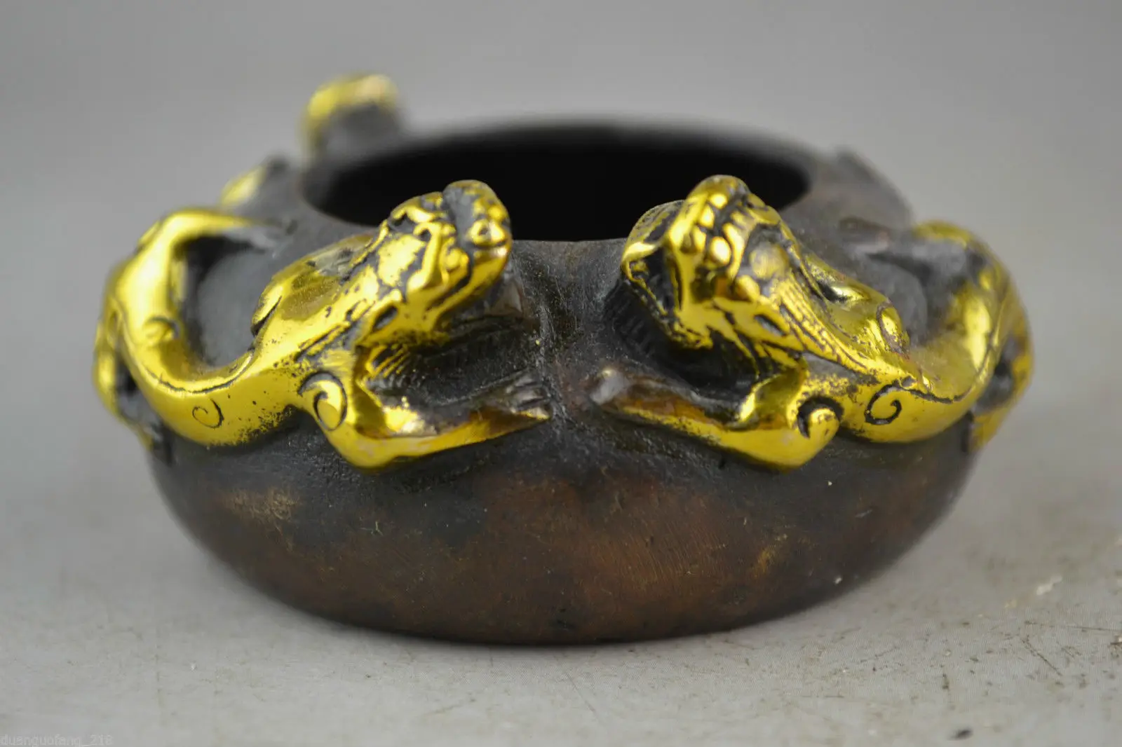 

Collectible Decoration Copper & Gold Plated Carving Vivid Lizard Usable Inkwell
