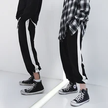 Новые джинсы Мужская корейская мода; слим в полоску брюки-шаровары Студенческие повседневные спортивные брюки тактические брюки хлопок