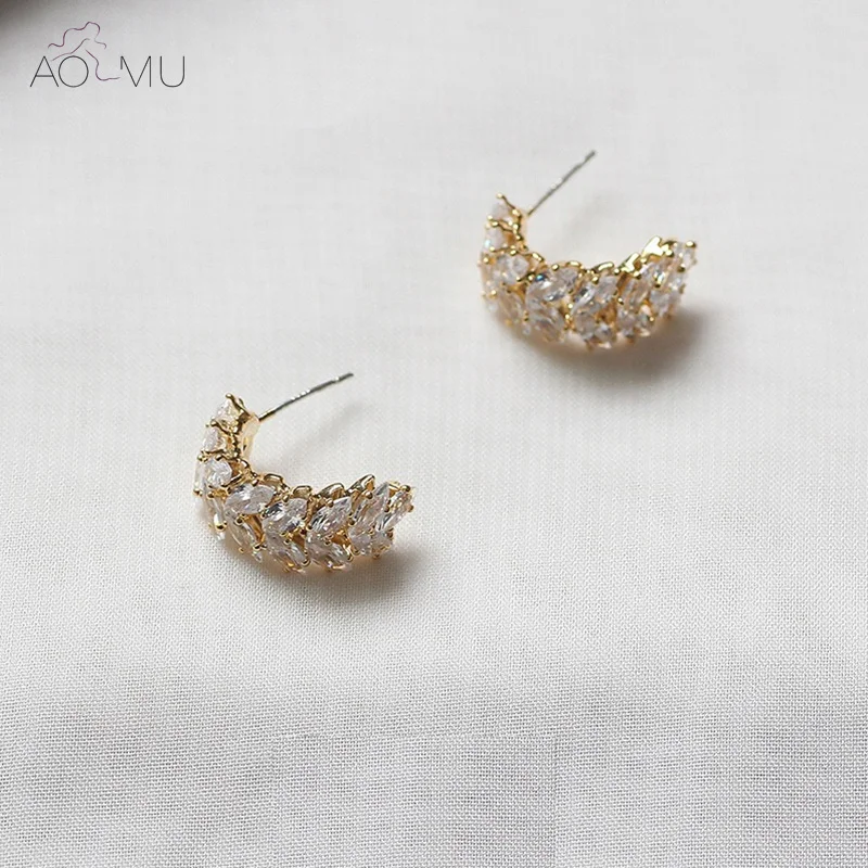 

AOMU Shiny Curved Semicircle Zircon Leaf Metal Gold Silver Irregular Geometric C Shape Stud Earrings for Women Girl Gift Jewelry