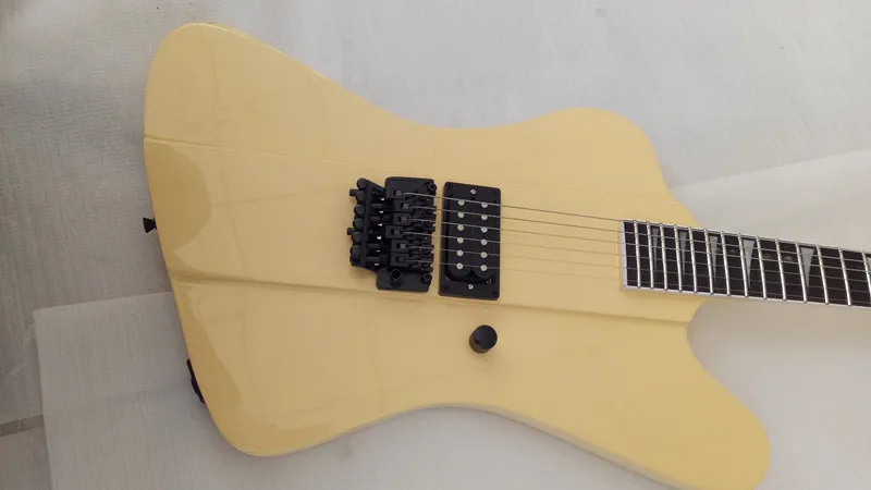 

Top quality electric guitar Vibrato electric guitar Black accessories Support custom free delivery