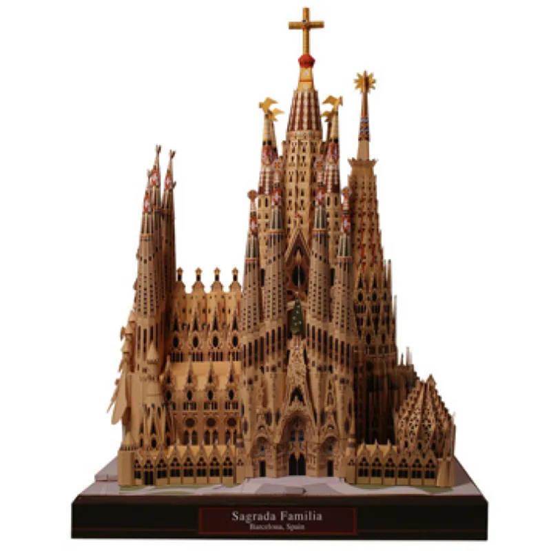 

DIY paper model of Spain cathedral sagrada familia