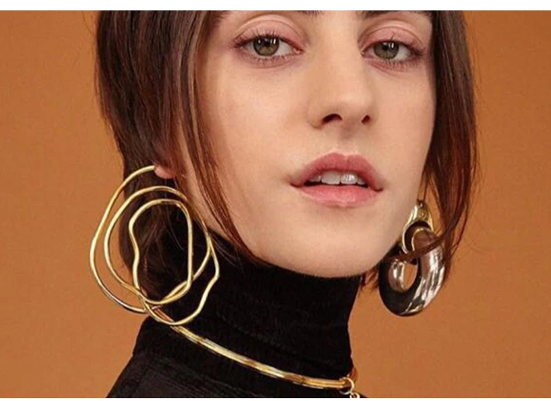 Hollow Circle Earrings (2)