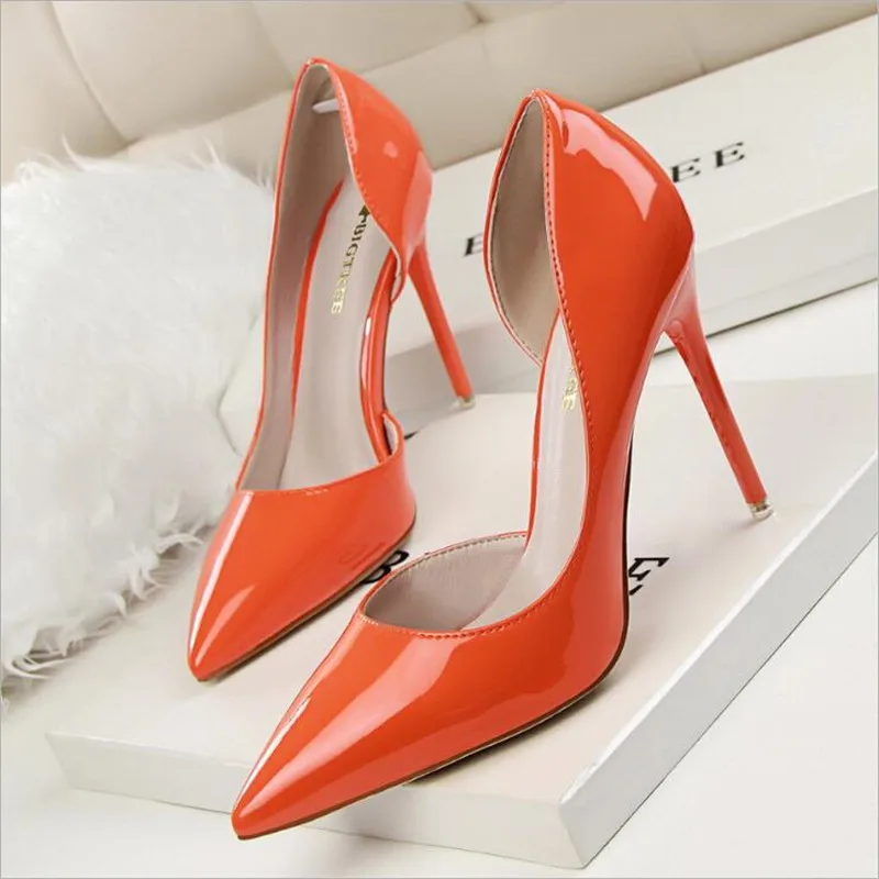 Новинка года; модные женские туфли-лодочки на высоком каблуке; классические пикантные свадебные туфли на тонком каблуке; цвет белый, красный, бежевый; цвет синий, красный, винный - Цвет: Orange Red