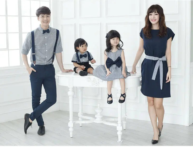 

2017 Family Look Matching Mother Daughter Dresses for Girls Father Mother Son Outfits Plaid Shirts for boys Blouse mommy and me