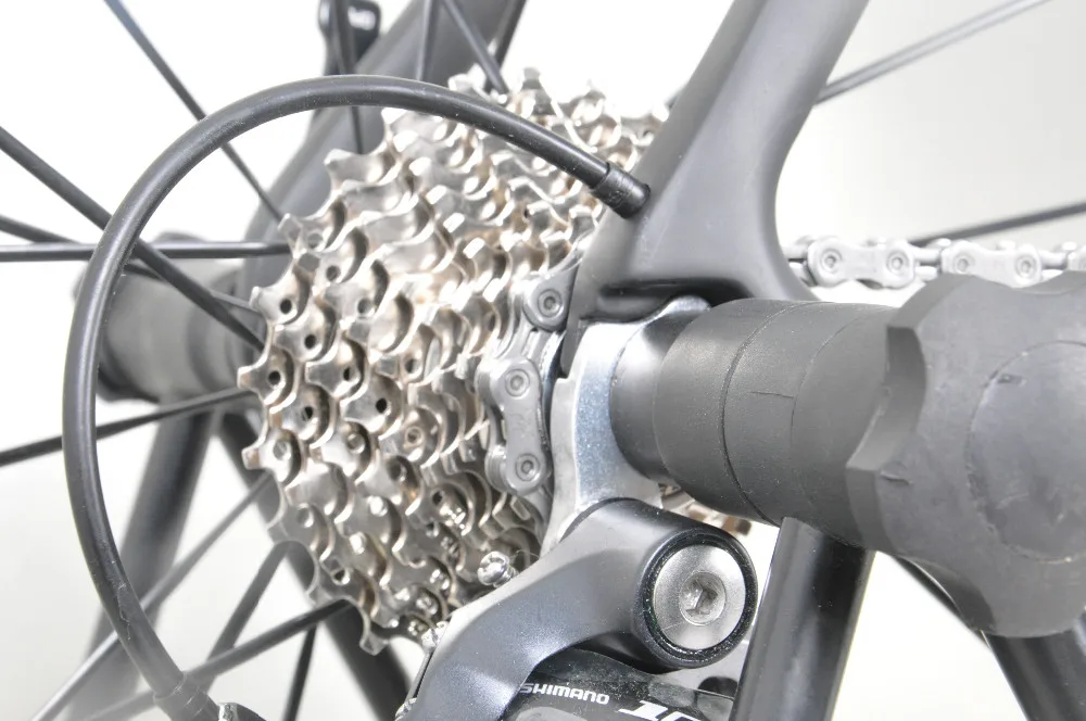 Sale Brand China FM098 black matt carbon aero di2 road racing bicycle with groupset complete popular custom design road bikes 5 Sale Brand China FM098 black matt carbon aero di2 road racing bicycle with groupset complete popular custom design road bikes 5