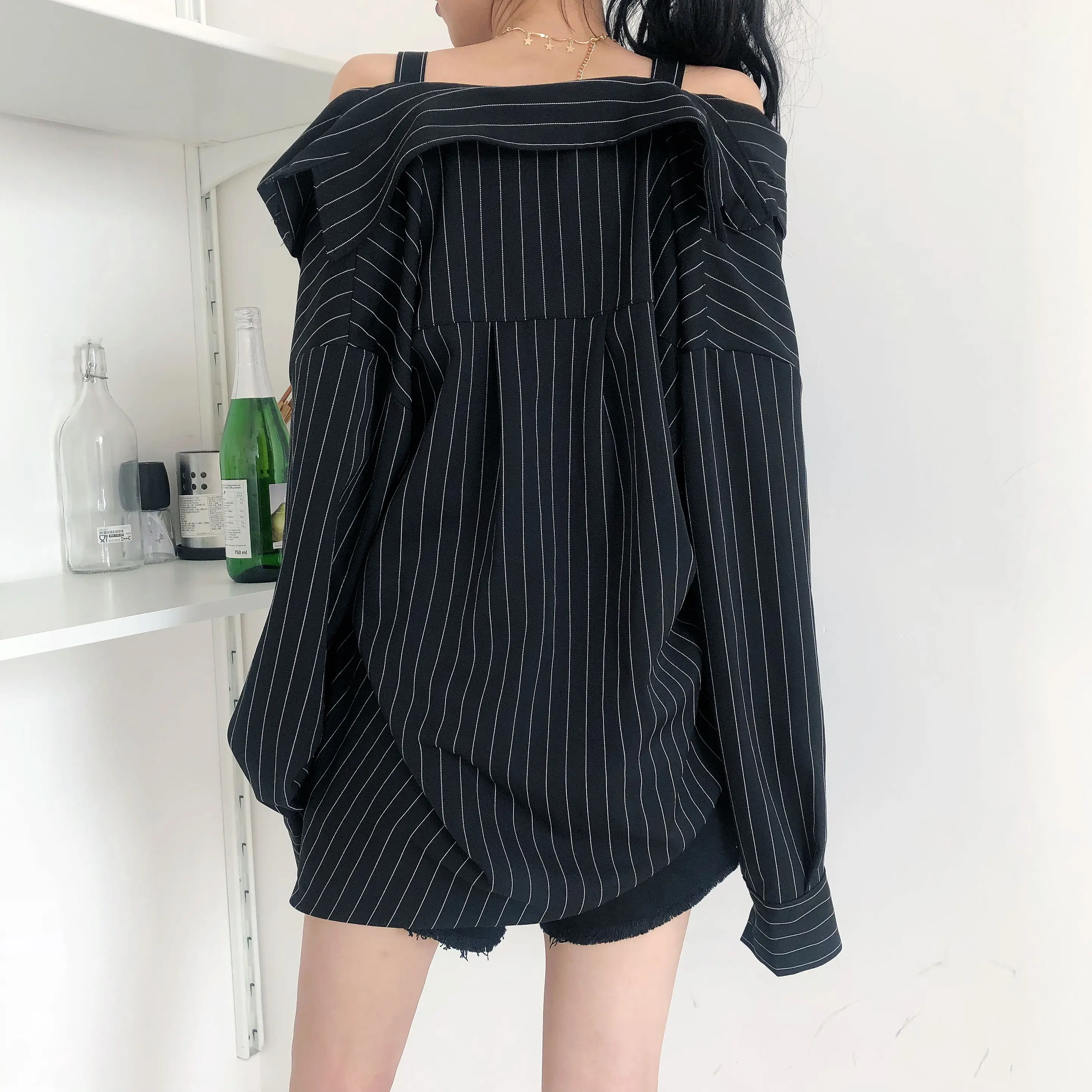 Рисунок 6 - Женская блузка с открытыми плечами в стиле Харадзюку