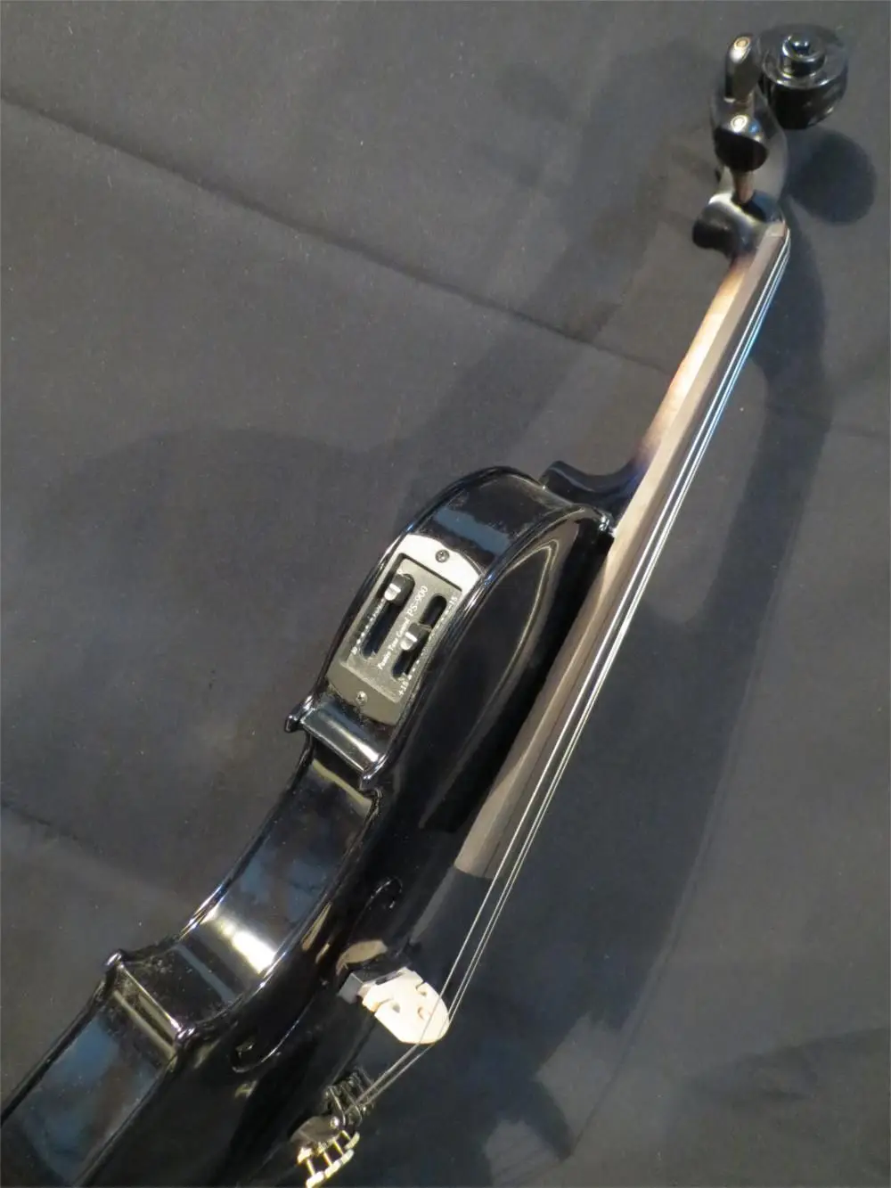 Black brand new electric & acoustic viola 16" perfect soundin Violin