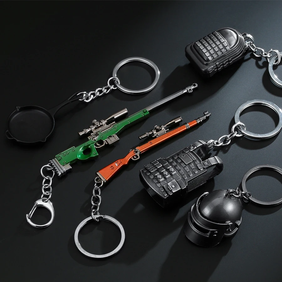 6 llaveros AWM casco Pan 98 K pistola bolsa de aleación de alta calidad llavero joyería FPS juego Fans regalo llaveros mujer brelock