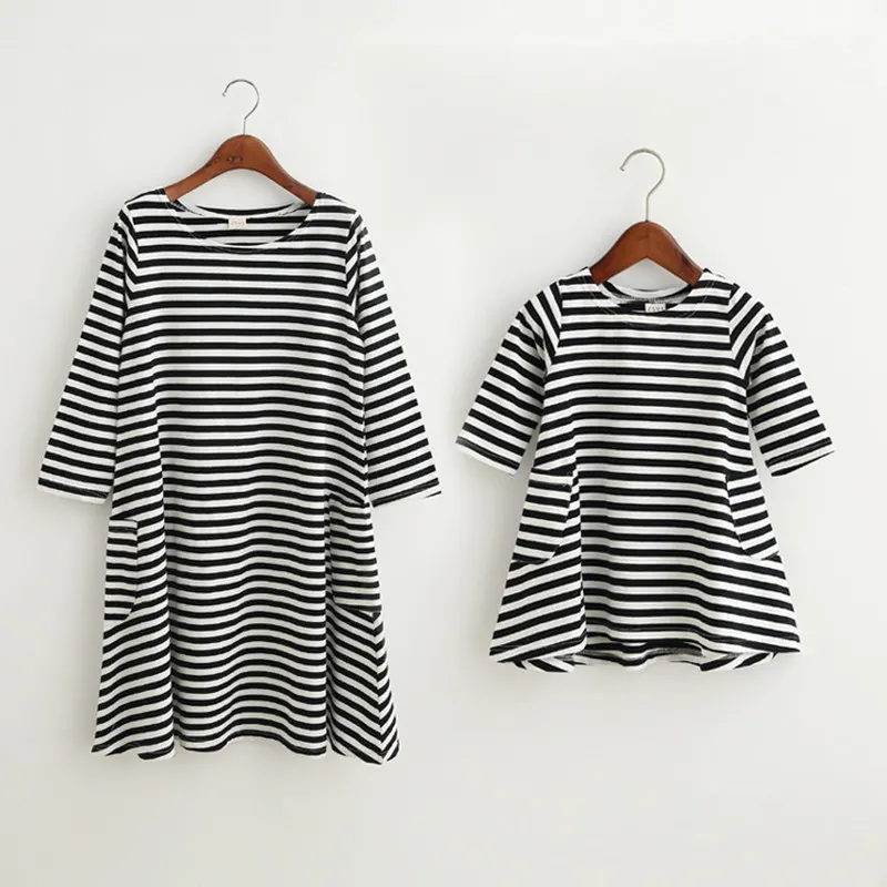 

2019 Mother Daughter Dresses Cotton Mommy and Me Clothes Family Look Matching Mother and Daughter Clothes Outfits