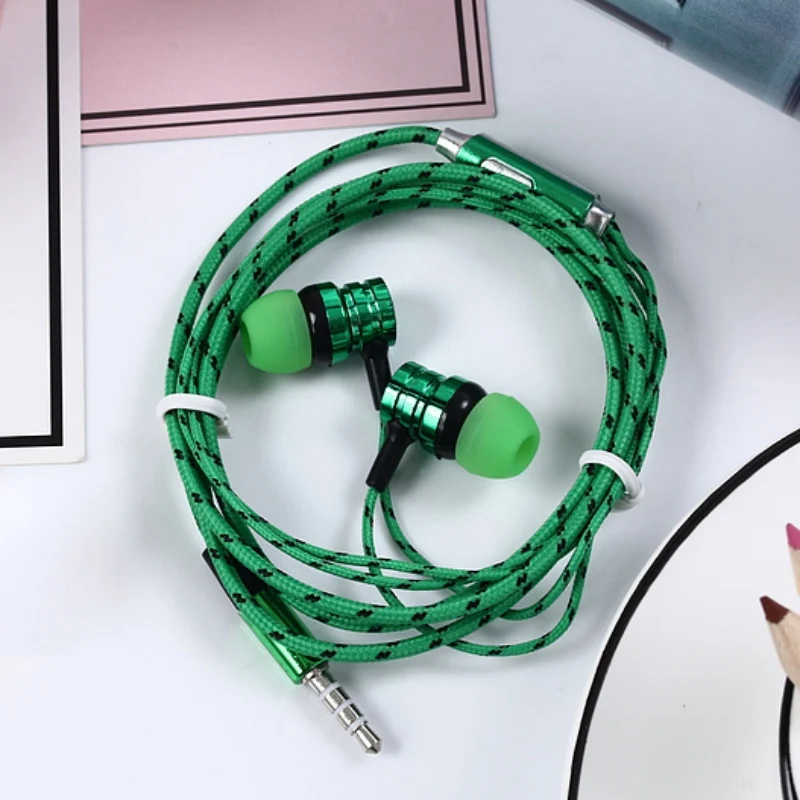 

In-Ear Earphones with Super Bass Headset for MP3 music mobile phone Headphone for iphone samsung xiaomi with Mic