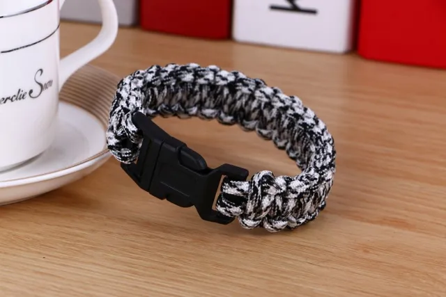 Męska nowa survivalowa bransoletka z linki spadochronowej dla mężczyzn Outdoor Camping piesze wycieczki klamra nadgarstek kobiety liny bransoletka biżuteria męska tanie i dobre opinie Chain link bransoletki Unisex Brak CN (pochodzenie) moda TRENDY ribbon Łańcuszek typu kord Bracelets Zgodna ze wszystkimi Męska nowa survivalowa bransoletka z linki spadochronowej dla mężczyzn Outdoor Camping piesze wycieczki klamra nadgarstek kobiety liny bransoletka biżuteria męska tanie i dobre opinie Chain link bransoletki Unisex Brak CN (pochodzenie) moda TRENDY ribbon Łańcuszek typu kord Bracelets Zgodna ze wszystkimi