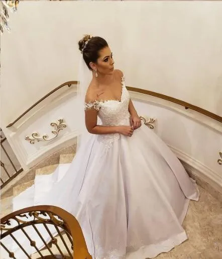 2019-vintage-a-line-satin-off-shoulder-white-wedding-dresses-applique-lace-beaded-backless-plus-size-country-bridal-wedding-gowns-vestios (1)_
