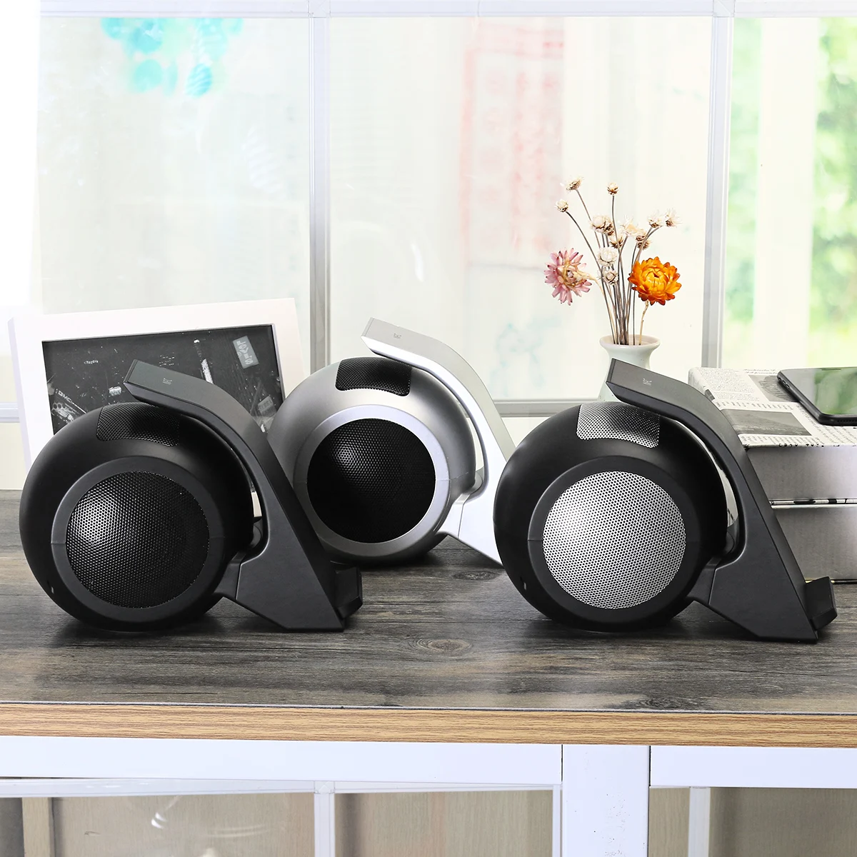 

LEORY Qi Wireless Fast Charger Bluetooth/NFC Hifi Speaker Music Player for iphone XS MAX XR X 8 8P 8 Plus for Samsung S8 Note8