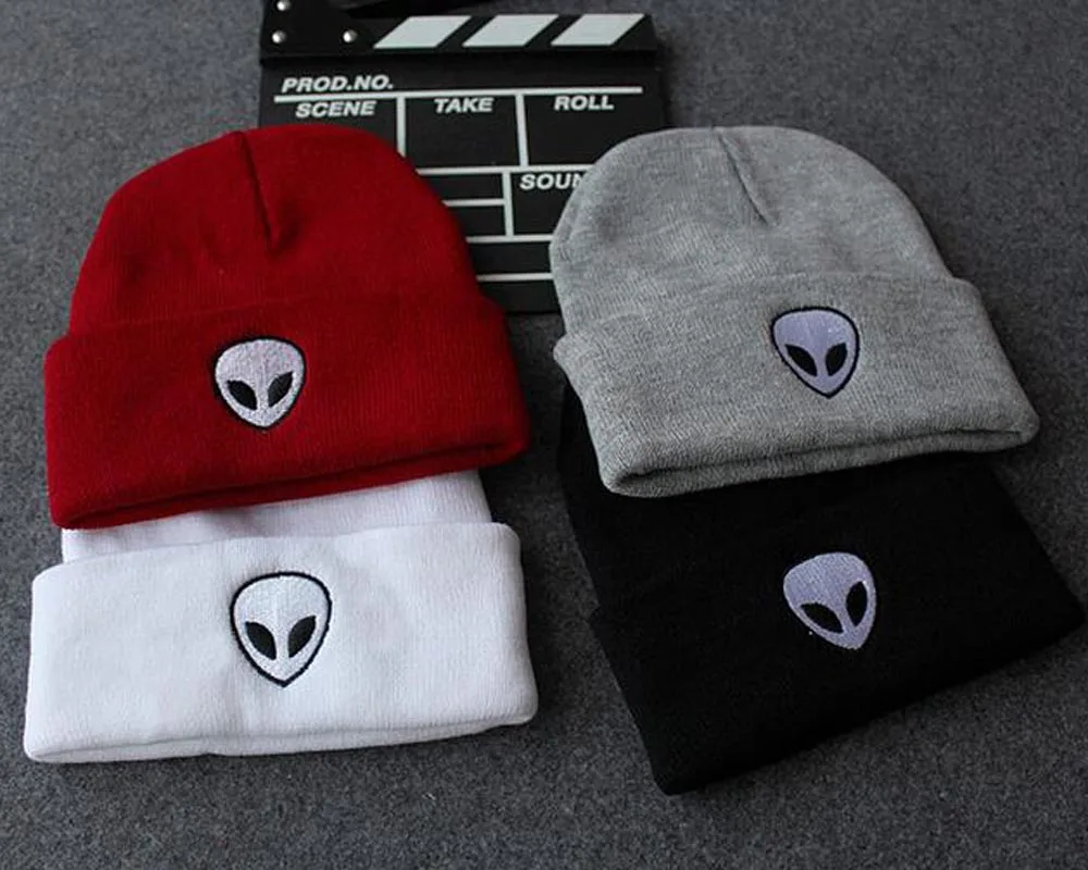 

2017 New Alien hat embroidery patterns hot sale fashion Europe knitted hats are suitable for everyone winter skullies