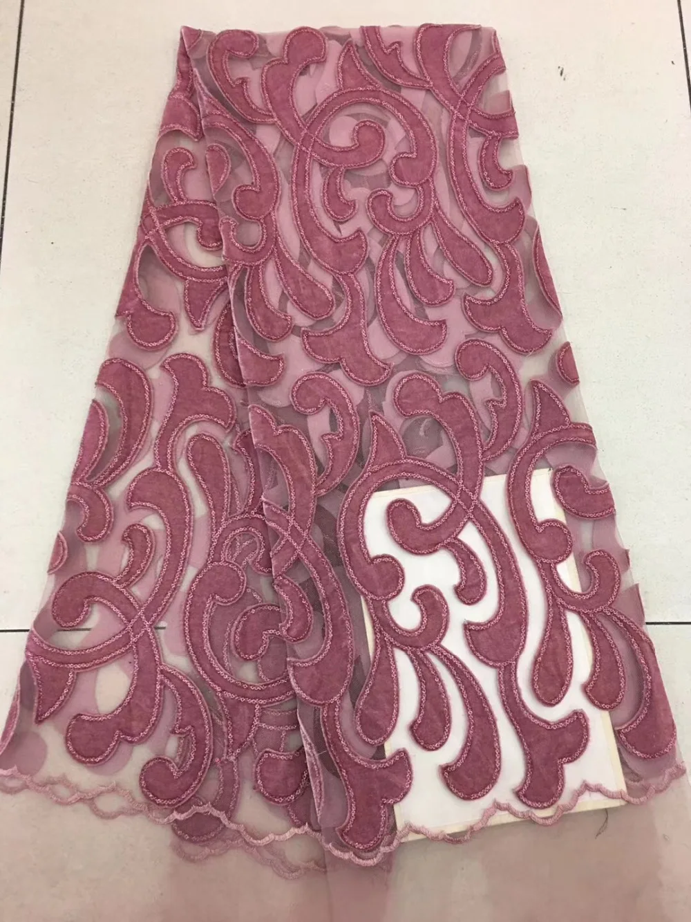 

Wholesale Fashion Design French Lace Fabric High Quality African Tulle Lace Fabric With Sequins Bridal French Lace Fabric