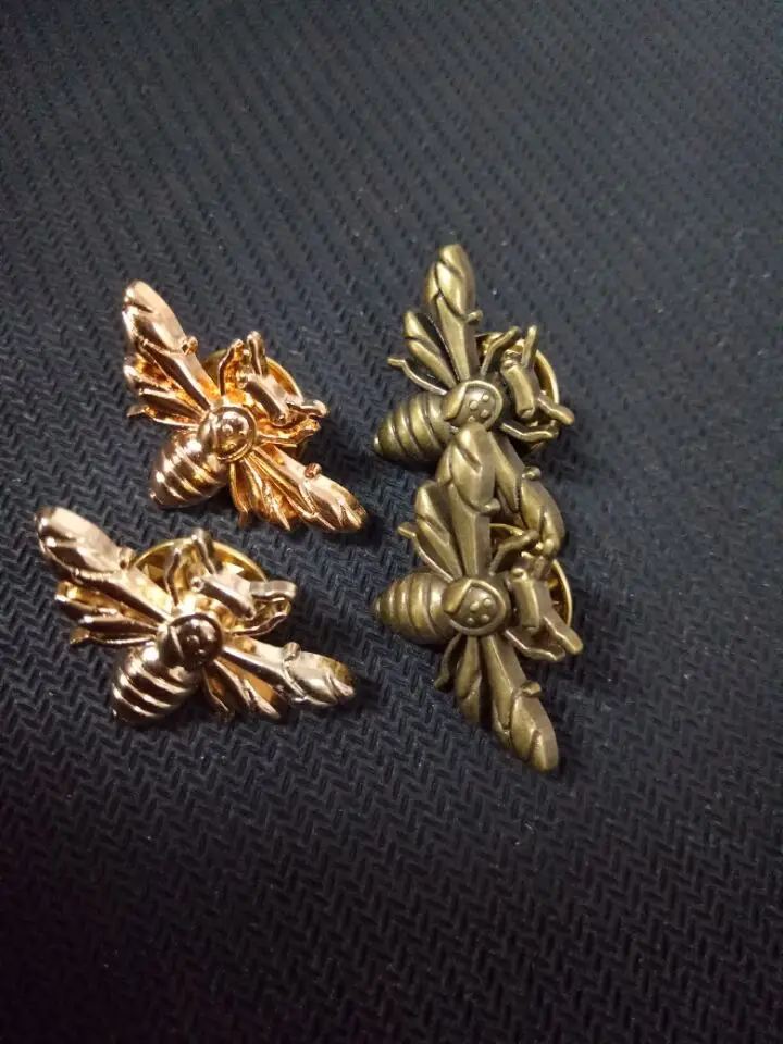 

Antique bronze and gold cute bee brooches brooch pins new fashion decorate jewelry lovely insect bee brooch for men women unisex