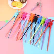 Многоцветные 1 пара детских обучающих палочек для еды, креативные Мультяшные кролики, китайская палочка для еды, подарки для учащихся