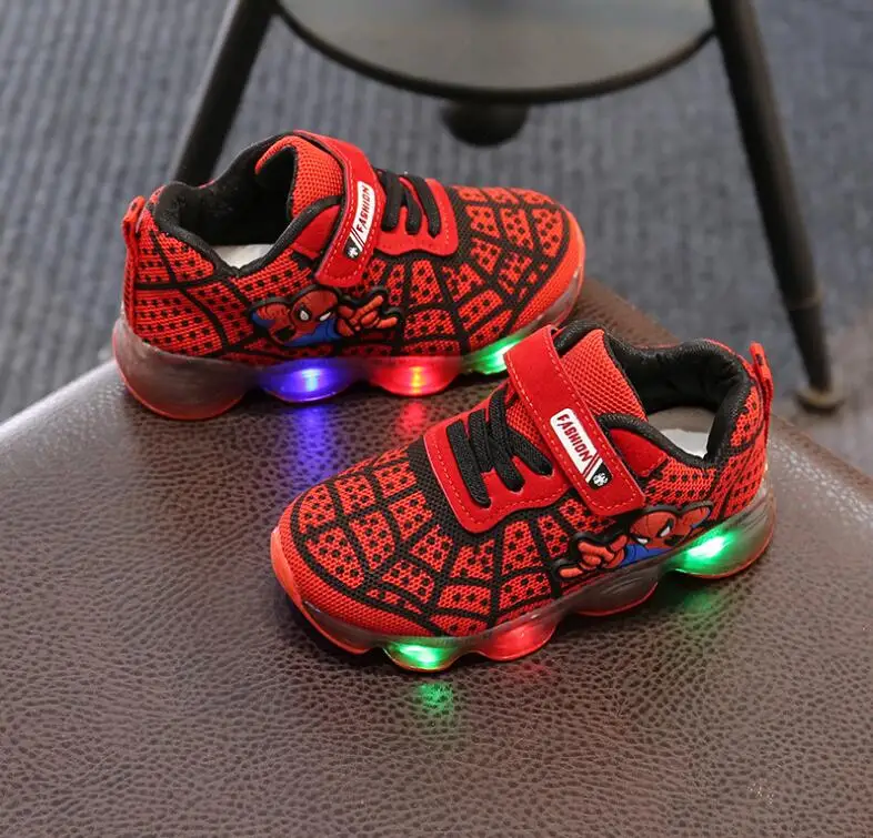 Модная детская обувь с рисунком Человека-паука из сетчатого материала, светящиеся кроссовки светодио дный мальчиков девочек спортивная