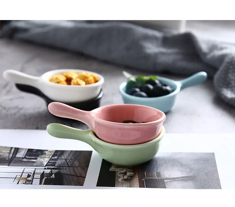 

1PC 40ml Ceramics Sauce Dish With Handle Saucer Tableware Creative Seasoning Dishes Small Plate Vinegar Sauce Gravy Boats MF 030