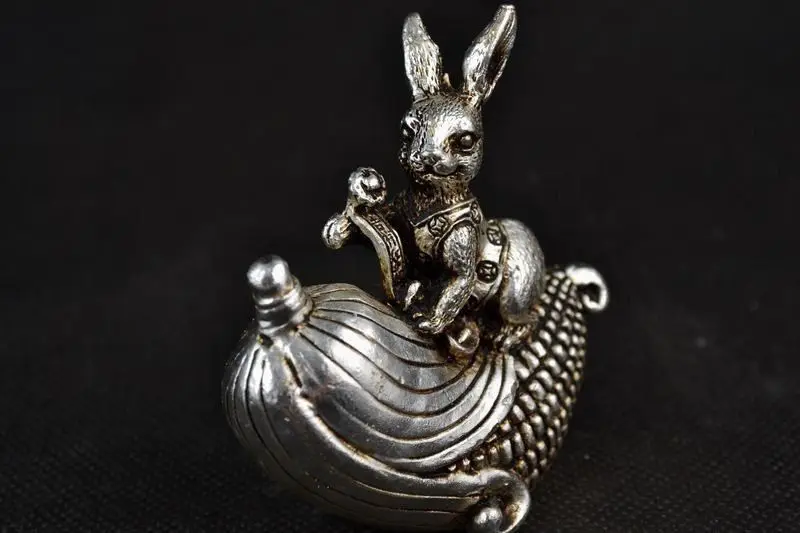 

Old Decorated Handwork Miao Silver Carving Rabbit Sitting On The Corn Statue