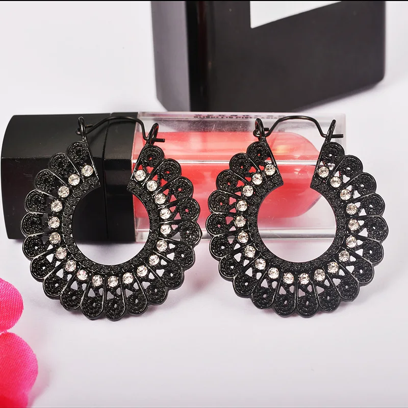 

Round Earrings Bohemian Ethnic Earing Vintage Openwork Temperament Crystal Earrings For Women Brincos Earing Oorbellen Gift J262
