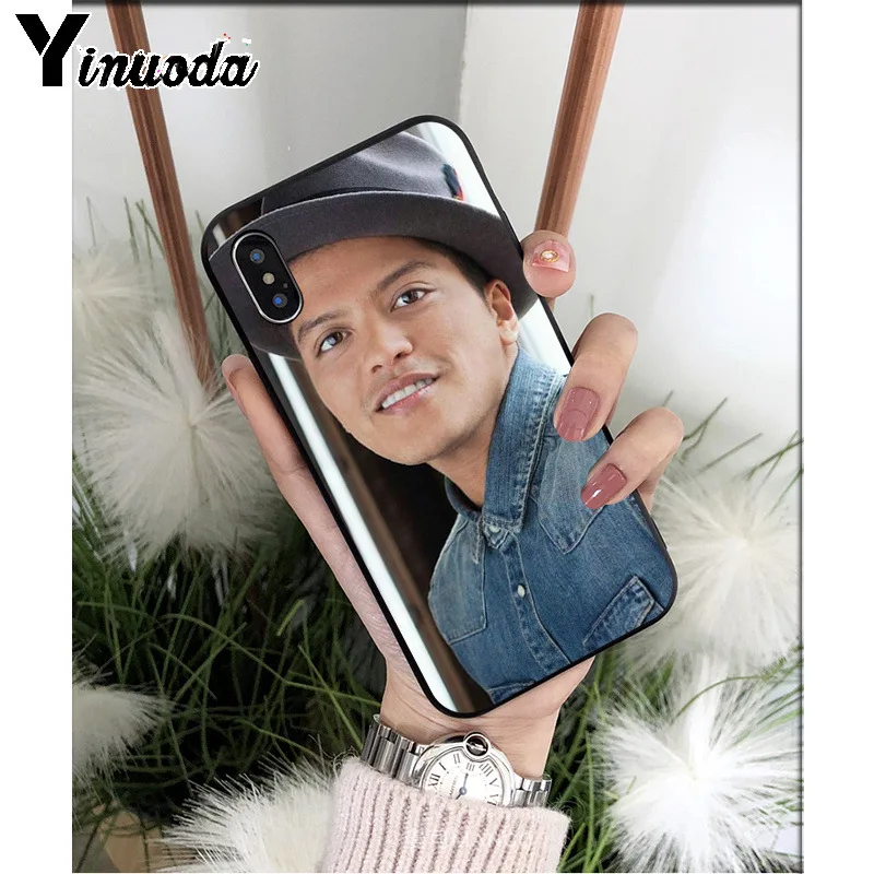 Singer bruno mars