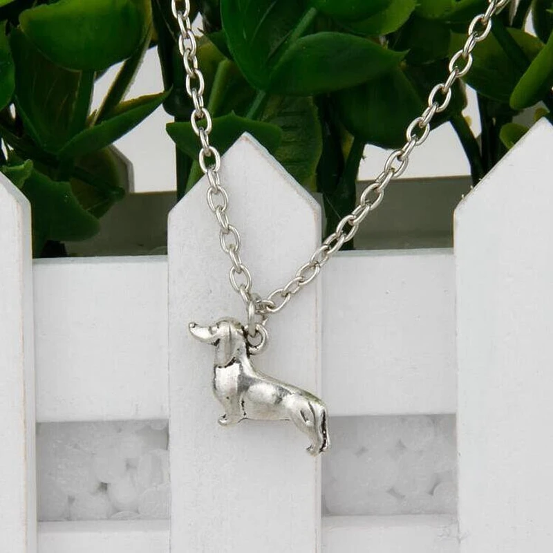 

Hot Selling Ancient Silver Dachshund Dog Charm Pendant 45cm Cross Chain Necklaces Fashion Creativity Women Jewelry Holiday Gifts