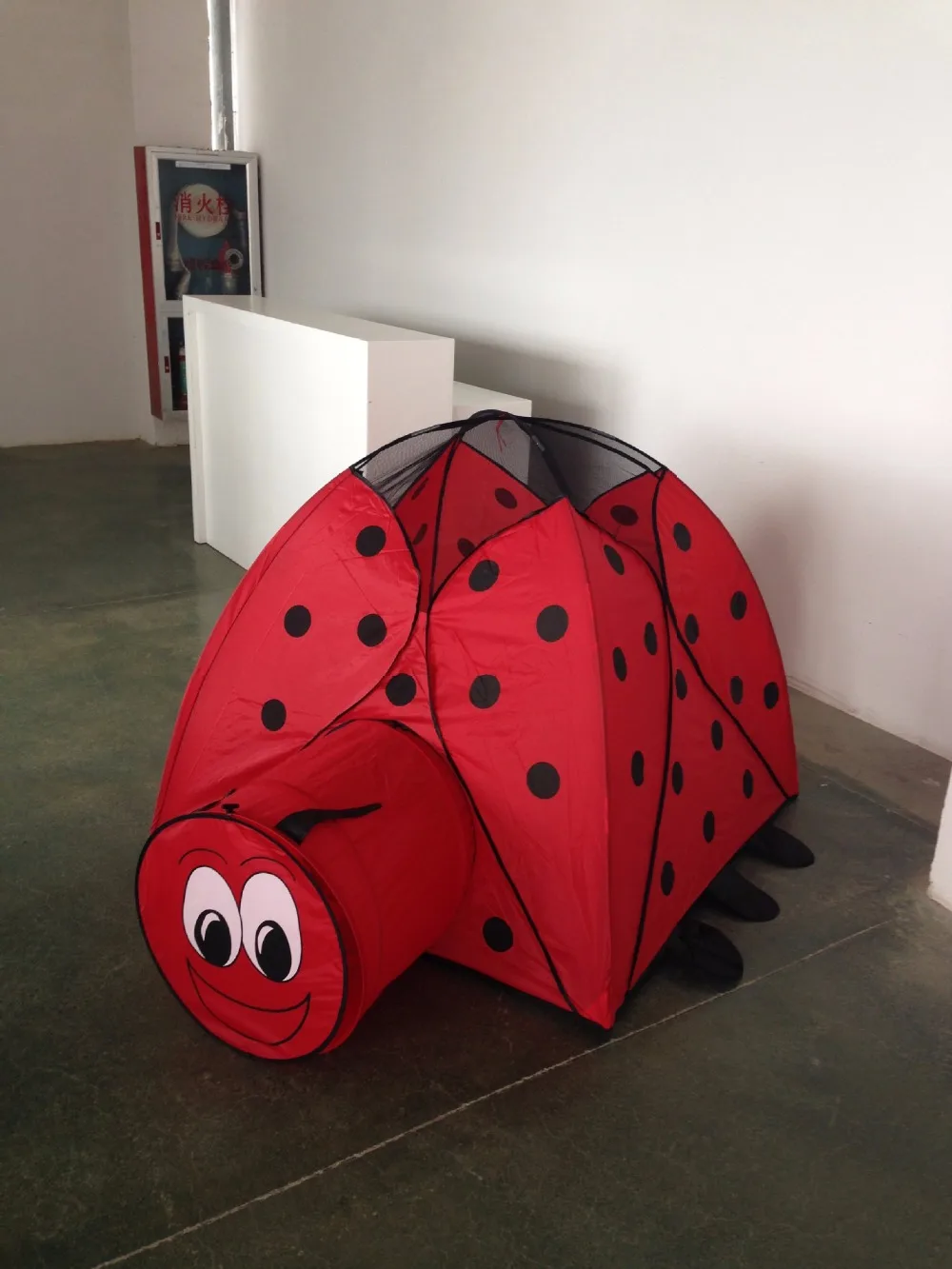 Vendita calda Facile Pieghevole Colorato Forma Coccinella Tenda Per Bambini CZD 007 Bambini Tenda e Sala Giochi sala Giochi gioco di Casa in Vendita