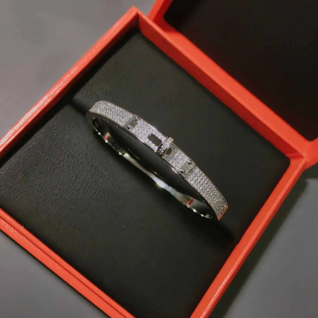 

Luxury jewelry. S925 Pure Silver Fashion Round Women's Bracelet. Trendy three-dimensional accessories. Party. noble