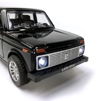 Сплав литой автомобиль 1:28 масштаб Лада Нива 1:32 Масштаб Priora/2106 модель автомобиля коллекционная игрушка тянуть назад автомобиль со звуком и светом