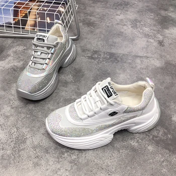

2019 new breathable mesh running shoes thickened in the bottom of the rhinestones with old shoes women