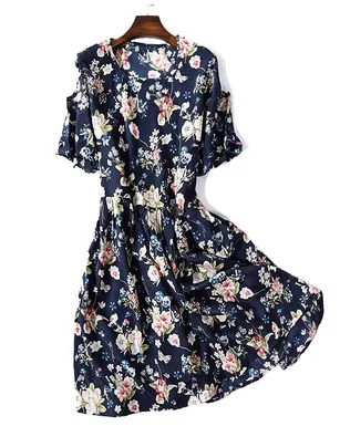 

In 2019, Long Short-sleeved Short-sleeved Short-shouldered Summer Women's Beach Dresses in New Large Size Silk Dresses