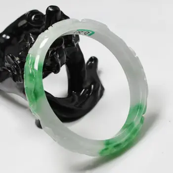 

01972 Beautiful Hand-carved Emerald Green Jadeite Jade Gems Bracelet Bangle