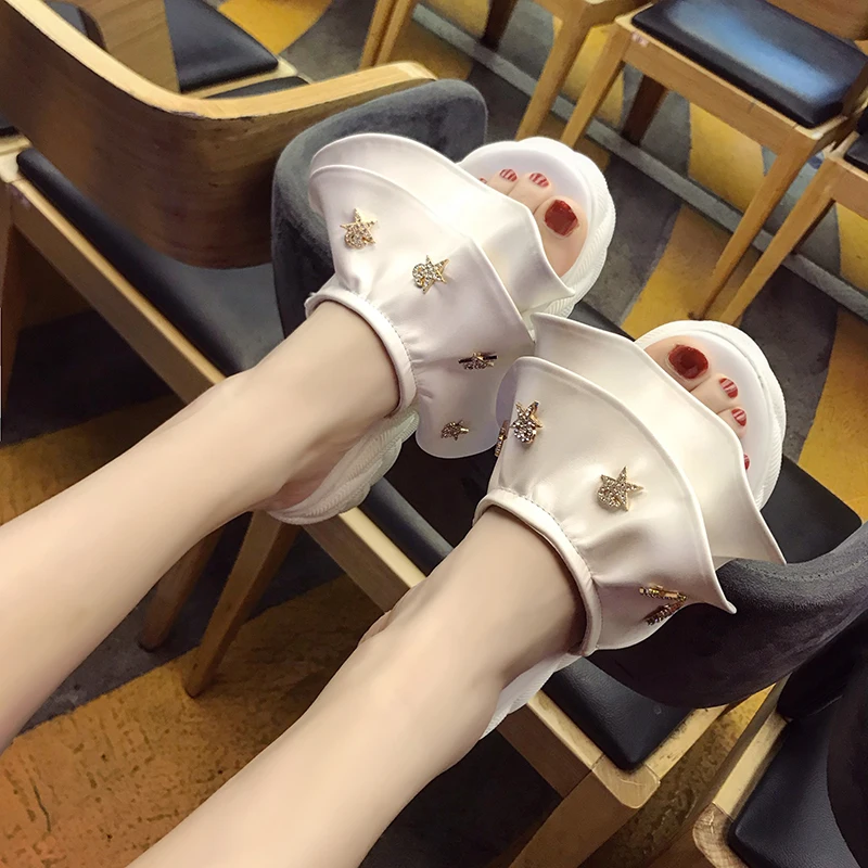 

2019 Summer New Women Fashion Flat Beach Slippers Ladies Casual Elegant Ruffles Home Outside Slides Size 35-39