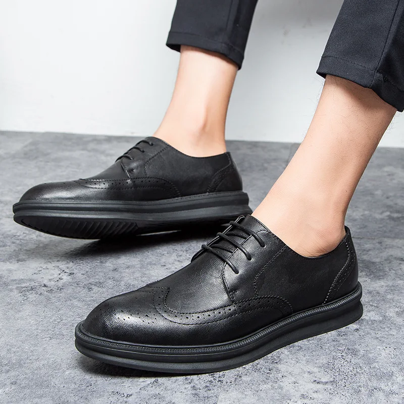 

MYCOLEN British Style Gentleman Dress Shoes Men Genuine Leather Formal Shoes Fashion Men Brogue Shoes Chaussure Homme Luxe