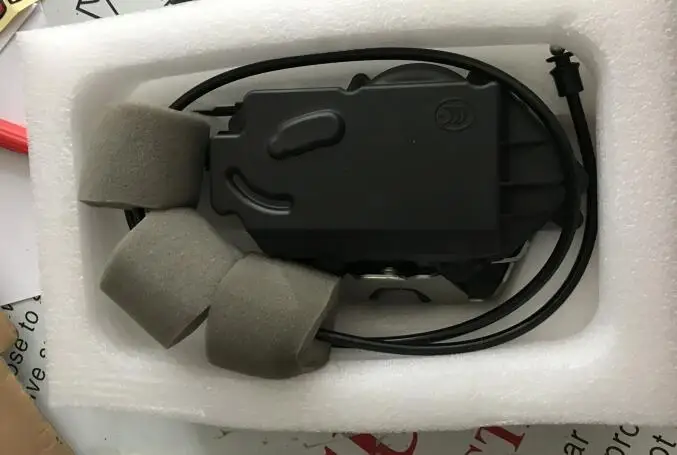 Cena Wysokiej jakości siłownik zamka drzwi windy pasuje do bagażnika Mercedes Benz 06 12 R 07 12 Gl Pretty A1647400735 A1647400335