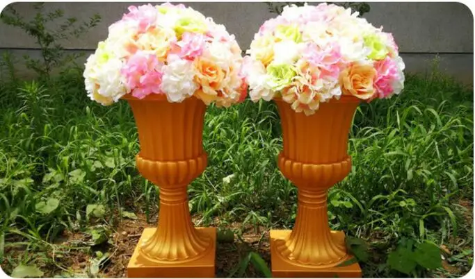

4PCS celebration Roman column resin road lead European flower pot to decorate a new plastic gold wedding props decoration.
