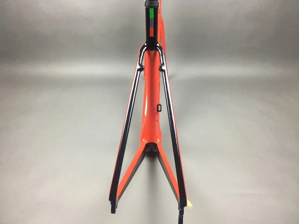 Excellent light blue 2018 TAIWAN FASTERWAY classic carbon road frameset UD weaves carbon bike frame:Frameset+Seatpost+Fork+Clamp+Headset 147