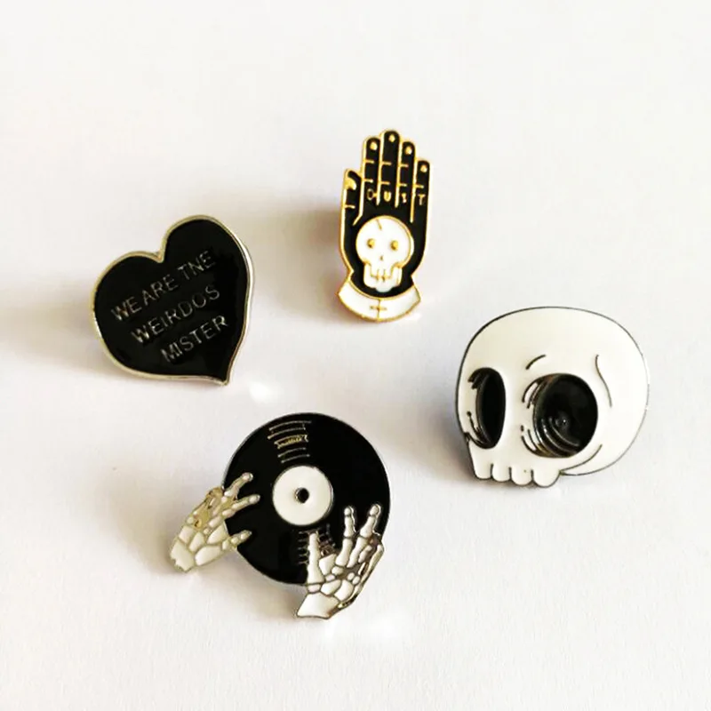 2018-Halloween-4pcs-set-New-Acrylic-Skull-Hand-Brooches-Pin-Set-Enamel-Collar-Badge-Pin-Homme