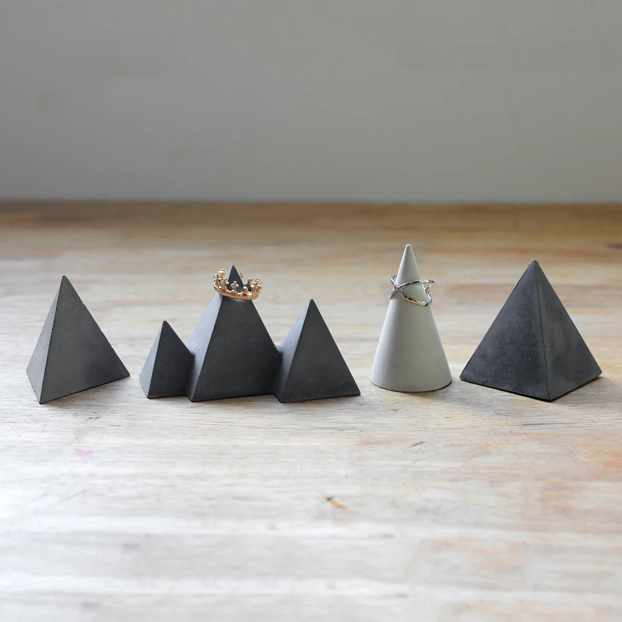

Creative Pyramid Concrete Mold Cone Cement Clay Crafts Mould DIY Gypsum Plaster Silicone Molds Home Decoration