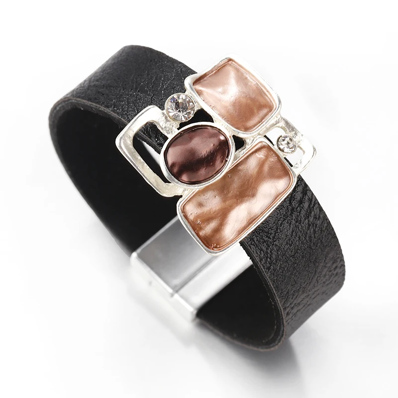 Amorcome кожаные браслеты для женщин Уникальный дизайн квадратный металлический Шарм Дамский широкий браслет обруча женские ювелирные изделия для вечеринок